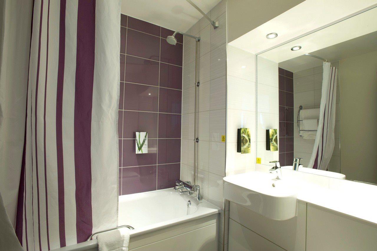 Premier Inn Perth City Centre Екстер'єр фото