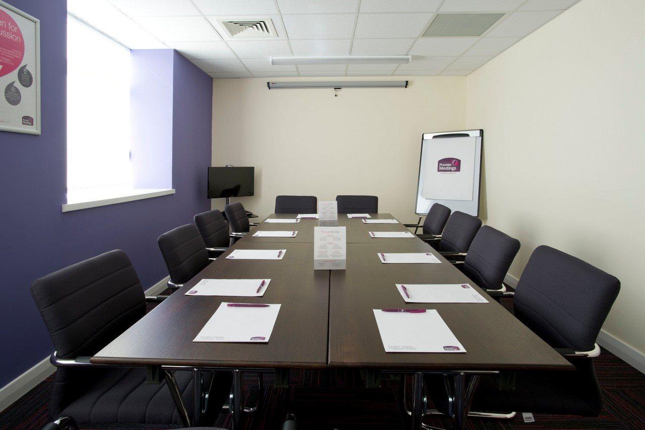 Premier Inn Perth City Centre Екстер'єр фото