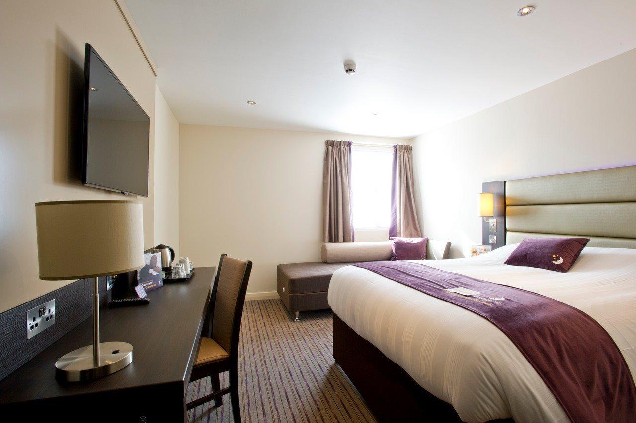 Premier Inn Perth City Centre Екстер'єр фото