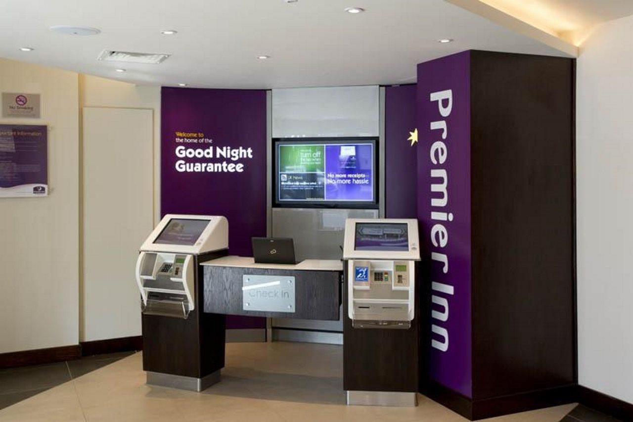 Premier Inn Perth City Centre Екстер'єр фото